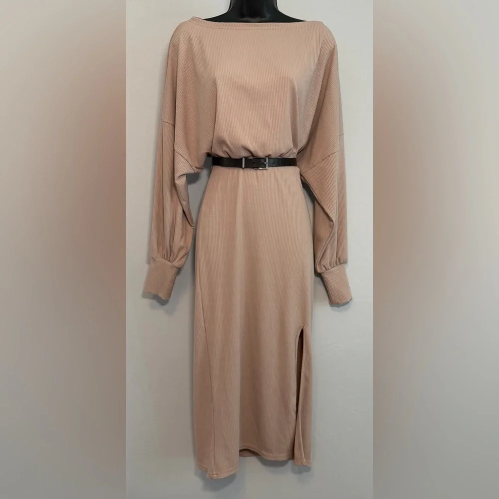 Velvet Torch Los Angeles Small
Ribbed Bodycon Long Sleeve Tan - Picture 6 of 9